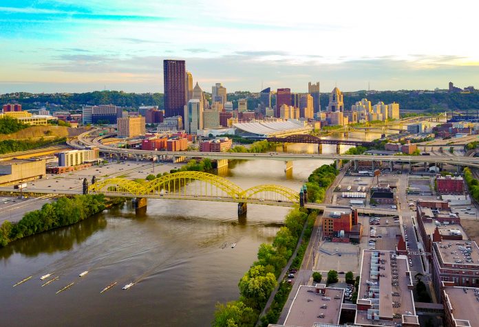 pittsburgh-skyscrapers-skyline-golden-hour
